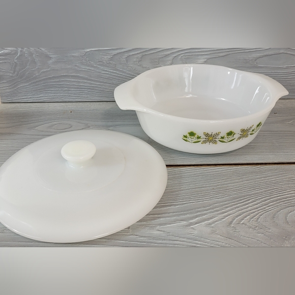 Vintage Anchor Hocking Fire King Green Meadows Round Casserole 1 Quart with Lid - Picture 6 of 9